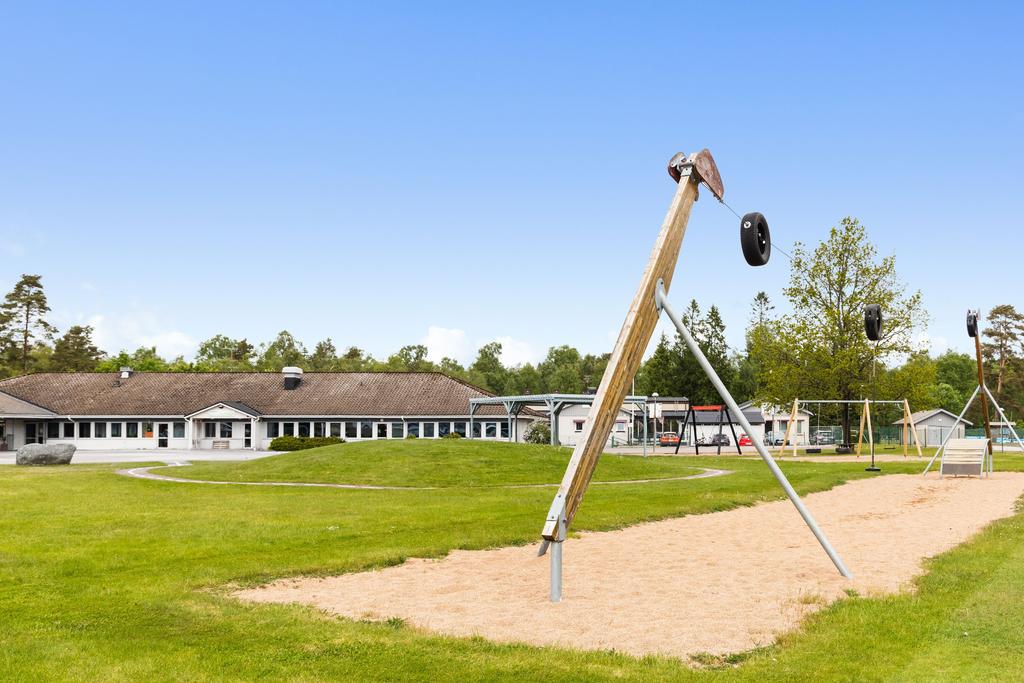 Stor lekplats vid Ätrans skola.