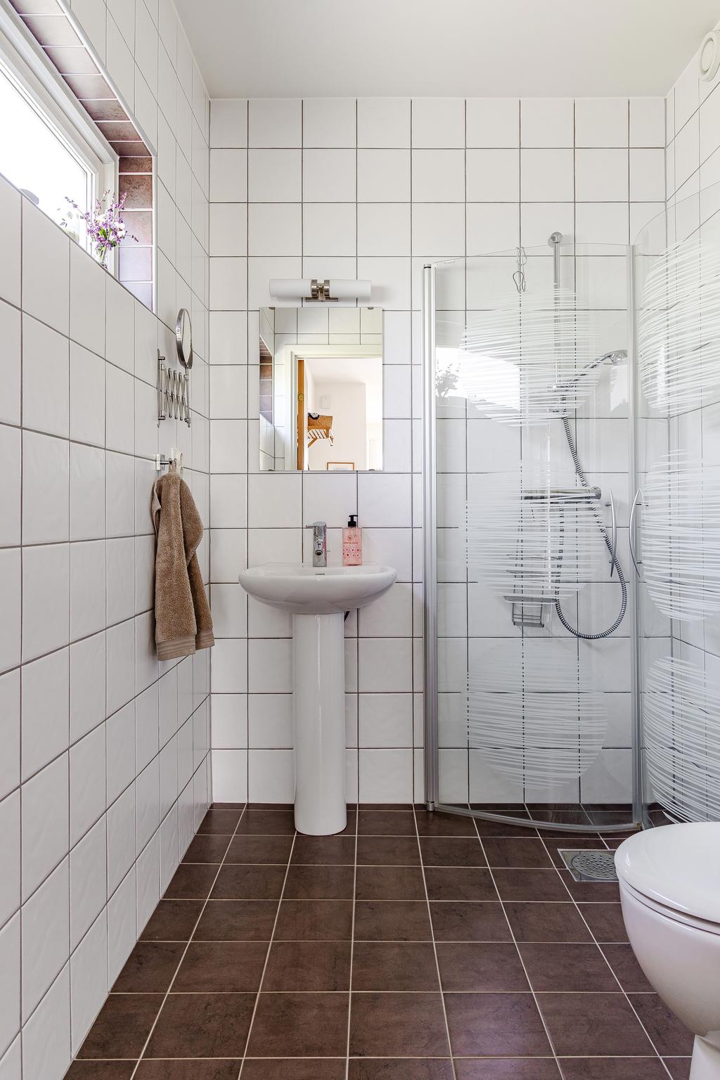 Helkaklad dusch/wc på entréplan