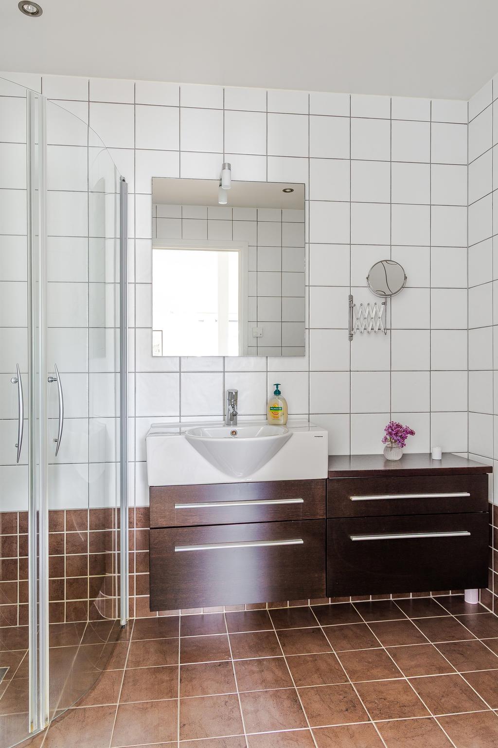 Helkaklad dusch/wc - ovanvåning