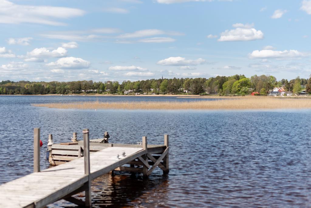 Bryggan nedanför huset, utsikt mot Hanatorp