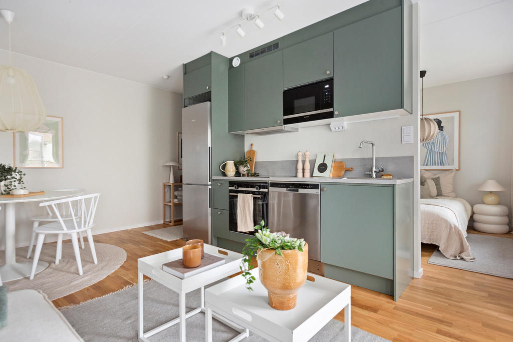  Sovalkoven ligger skyddat bakom köket.