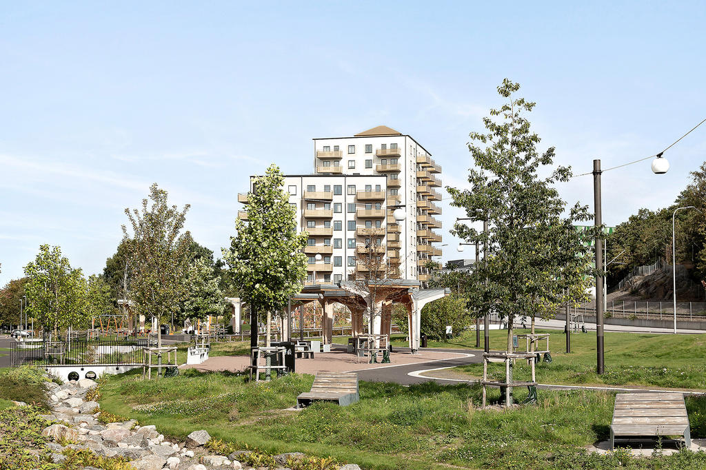 Den nyanlagda Opalparken i direkt anslutning.