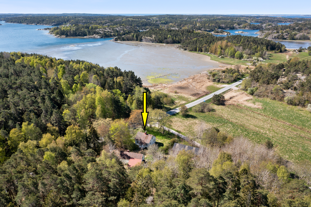 Välkommen till denna trevliga jordbruksfastighet belägen på Daftö. 