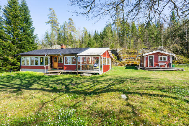 Välkommen till Årbol Åvaregården 3, vackert belägen  i omtyckta  Dalskog!