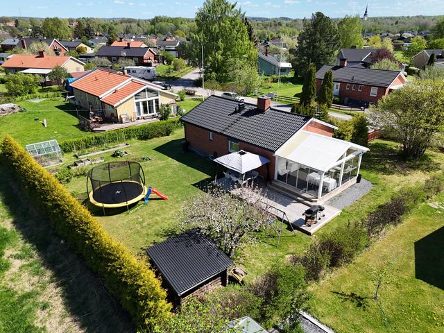 Välkommen till Tomtgatan 6 i Åselby!