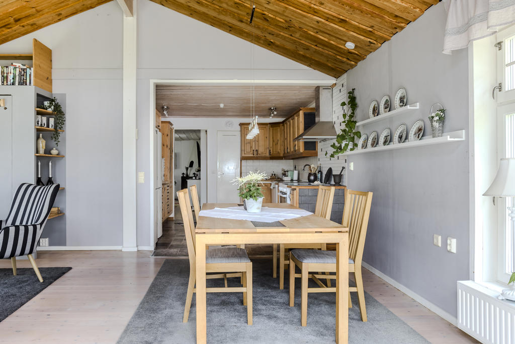 Matplats i anslutning till kök