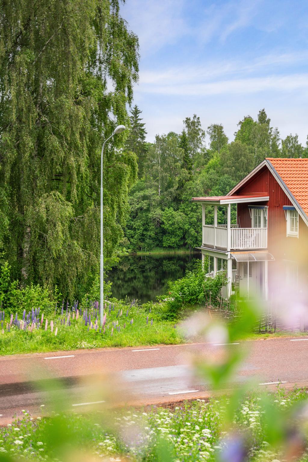 Utsikt mot älven från altanen