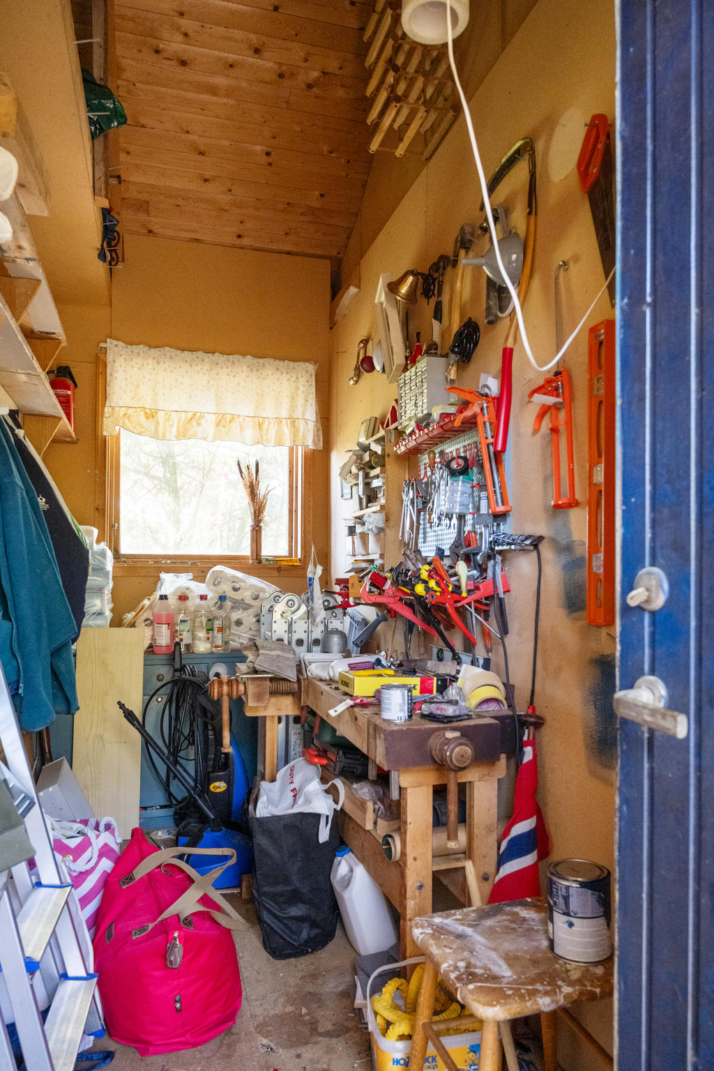 En liten snickerboa med förvaring!