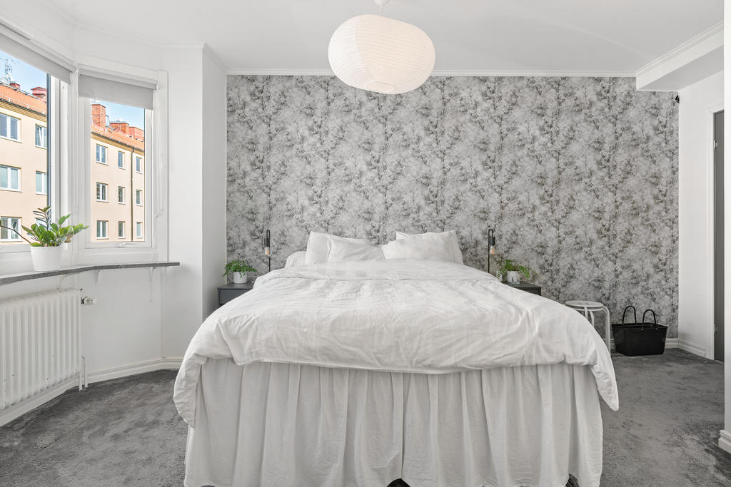 Stort sovrum med Walk-in-Closet