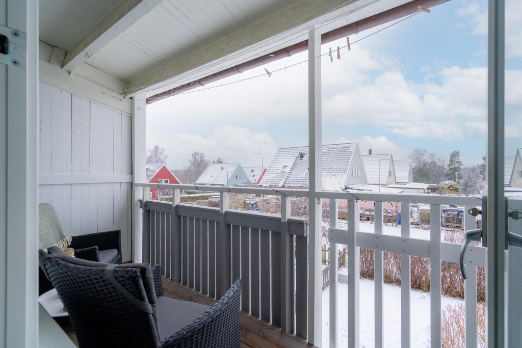 Balkong utanför sovrum på övervåning