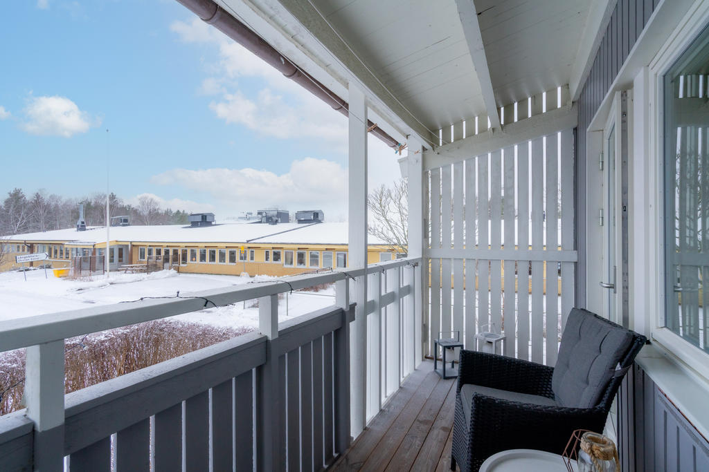 Balkong utanför sovrum på övervåning