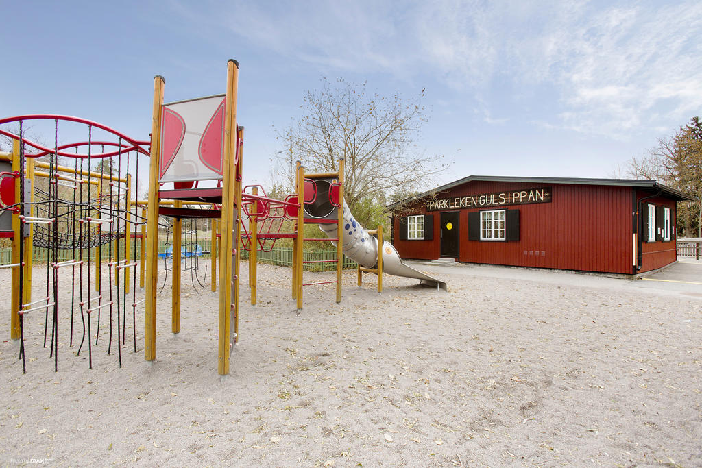 Parkleken gulsippan