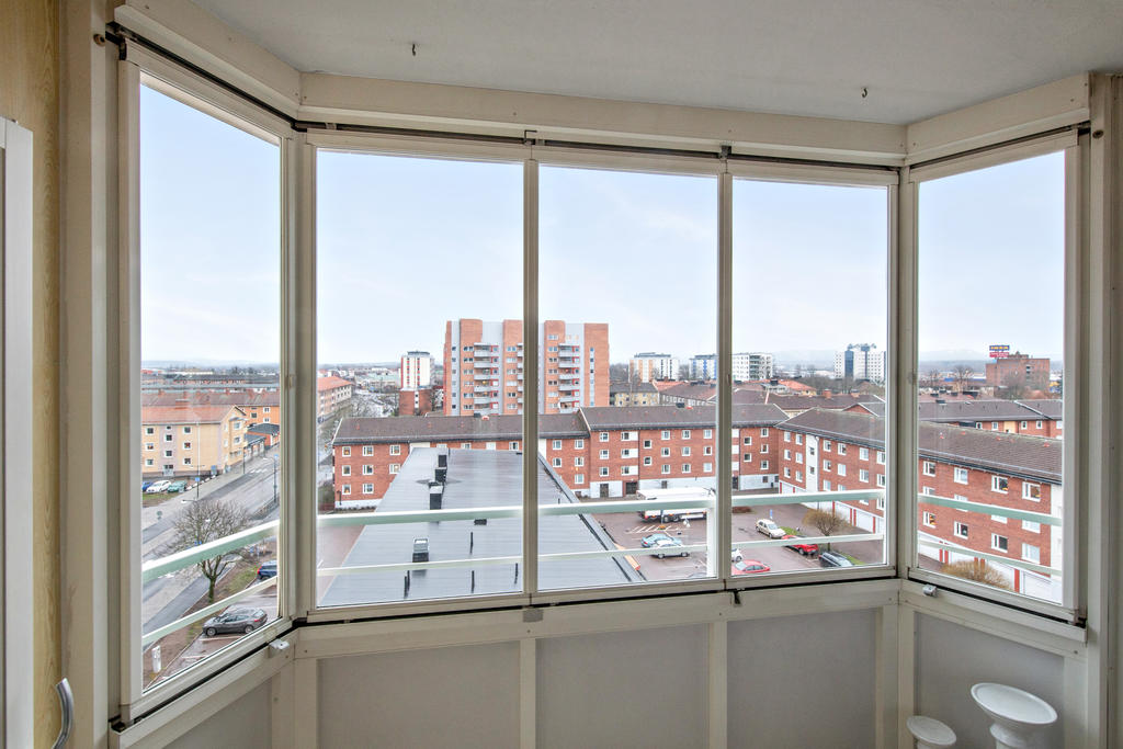 Utsikt från den inglasade balkongen