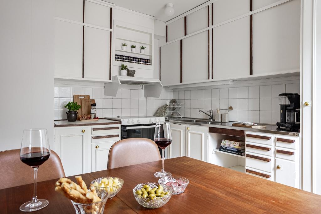 Här finns det gott om plats för matbord för flera personer