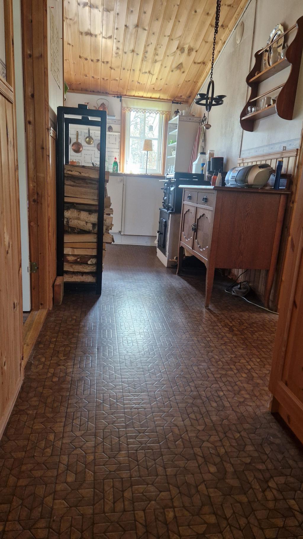 Hall mot kök