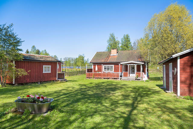 Välkommen till Långsbyn Bergsveden 329!