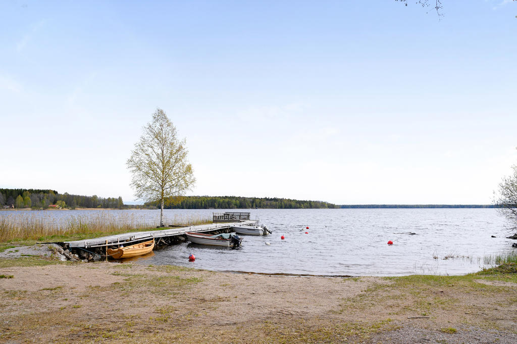 Nere vid havet där man har egen båtplats