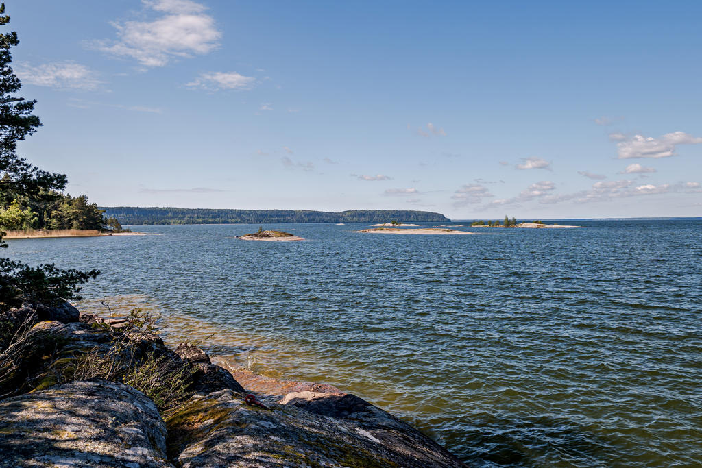 Flera badplatser i Åkersäng