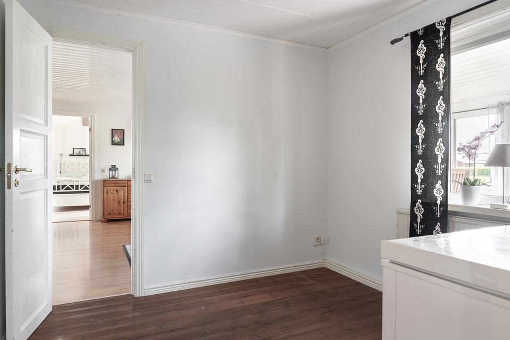 Sovrum 3/kontor mellan kök och förråd