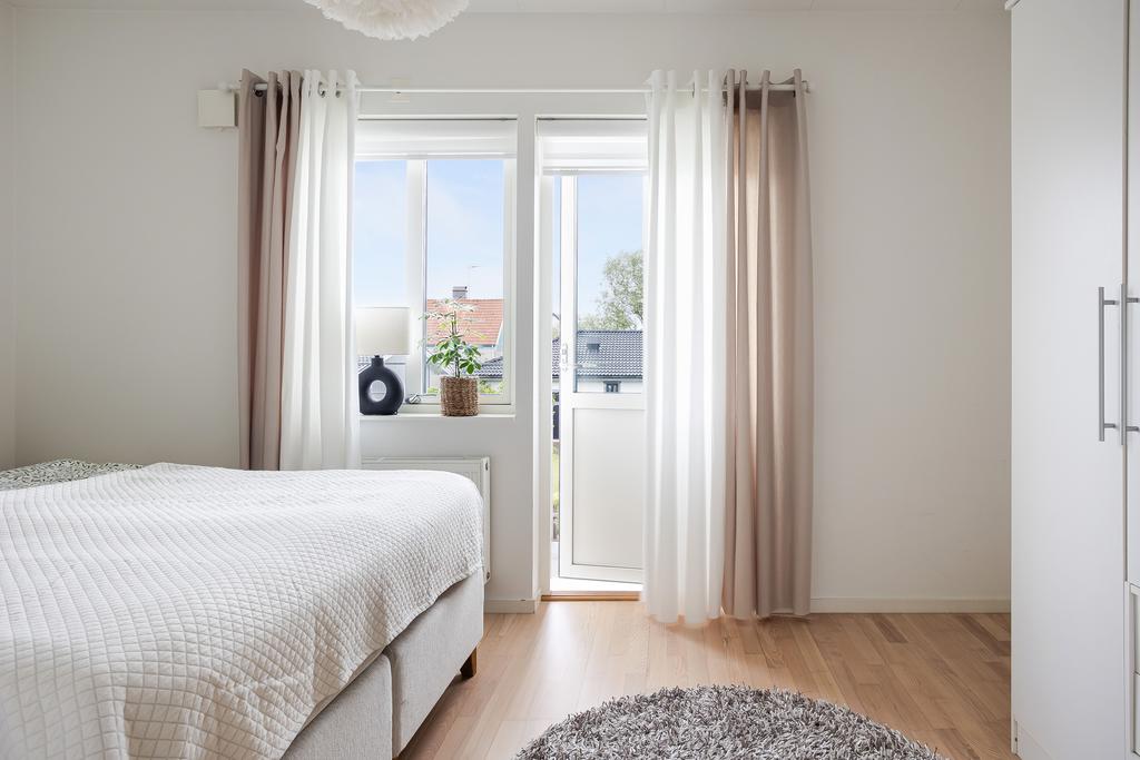 Härifrån nås även balkongen