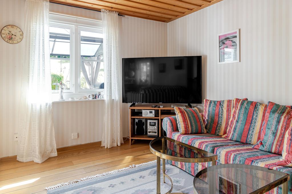 Tv-hörna längst in i vardagsrummet