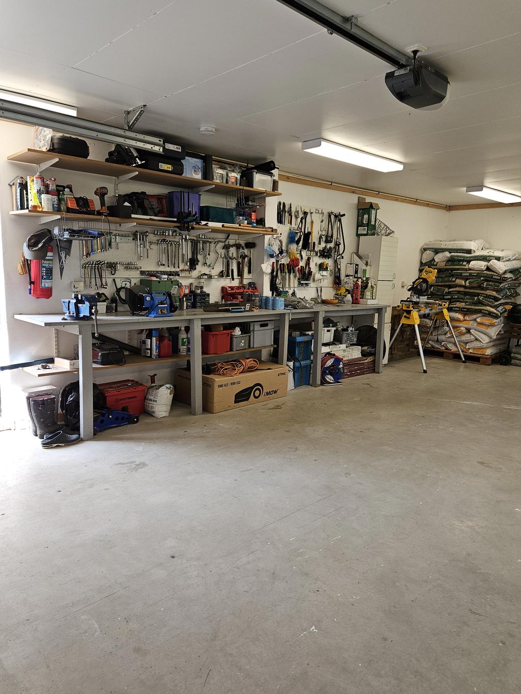 Säljarens egna bilder på garaget