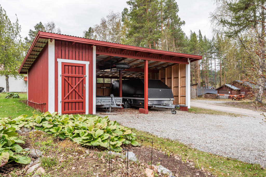 Carport med förråd
