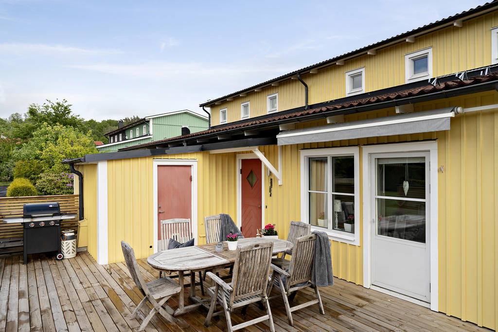 Stor härlig terrass med markis 