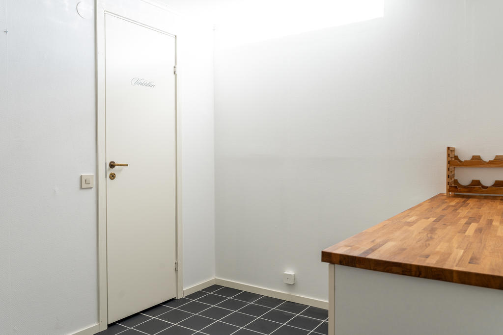 Groventré källare