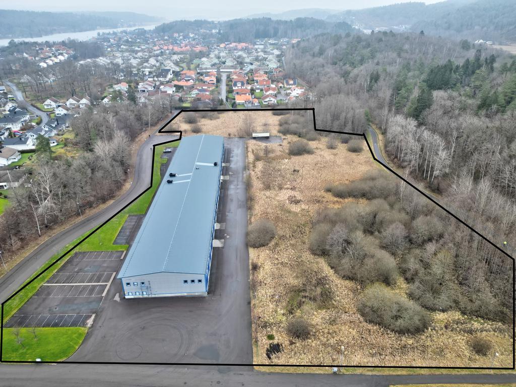 Yta inom markerat område ingår i fastigheten