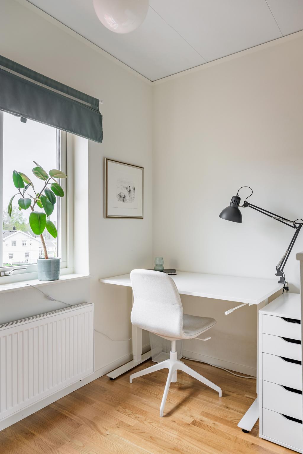 Möblerbar hall på övre plan