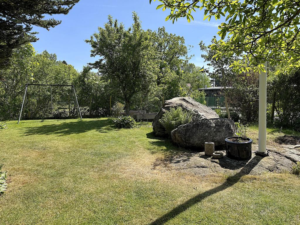 Plats för odling i pallkragar samt gungställning