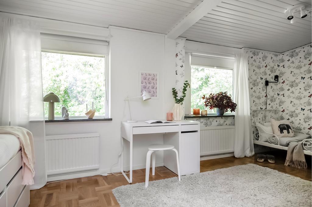 Sovrum 1 (tvillingrummet) som från början var två sovrum.