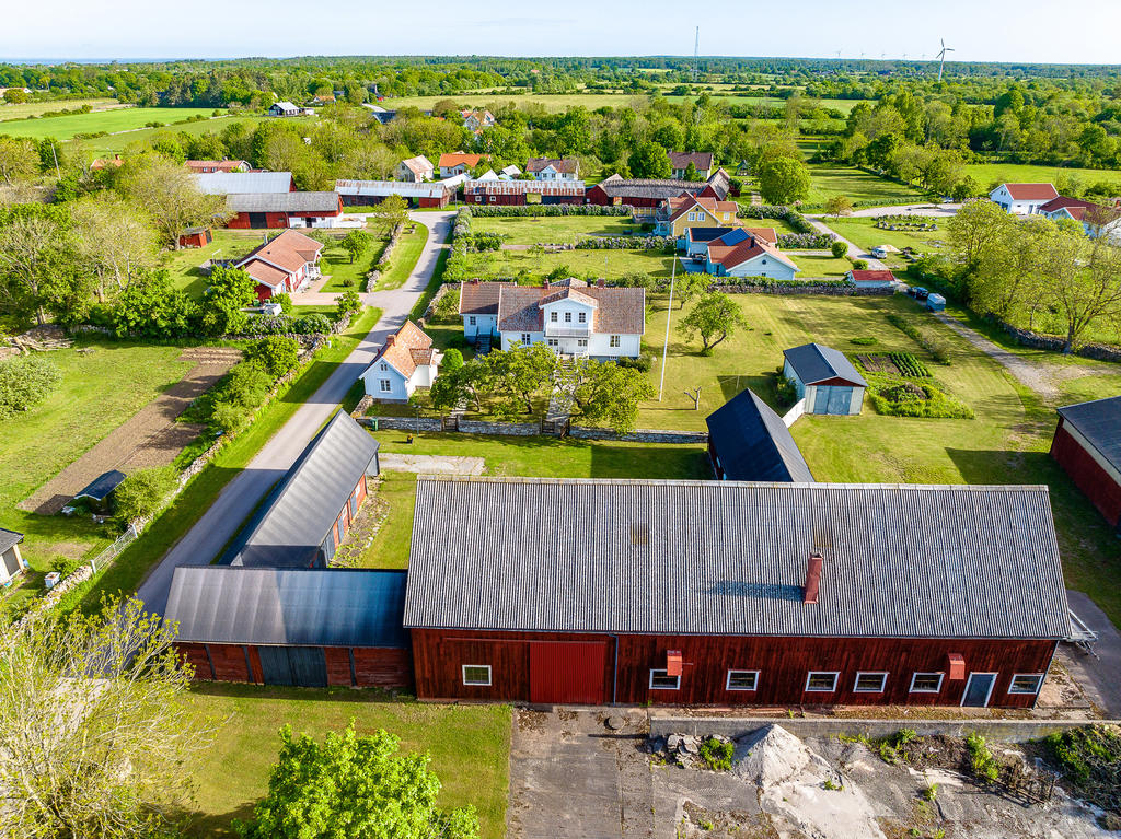 Trevlig fastighet med många ekonomibyggnader