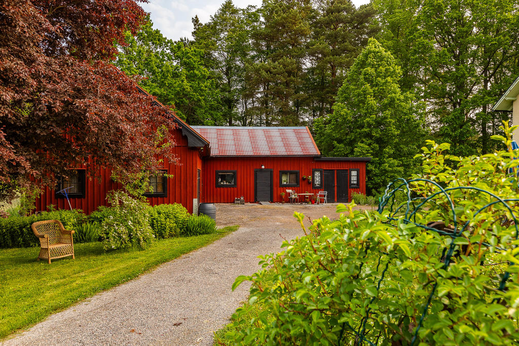 Rymlig förrådsbyggnad