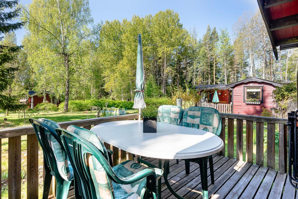På gäststugealtanen