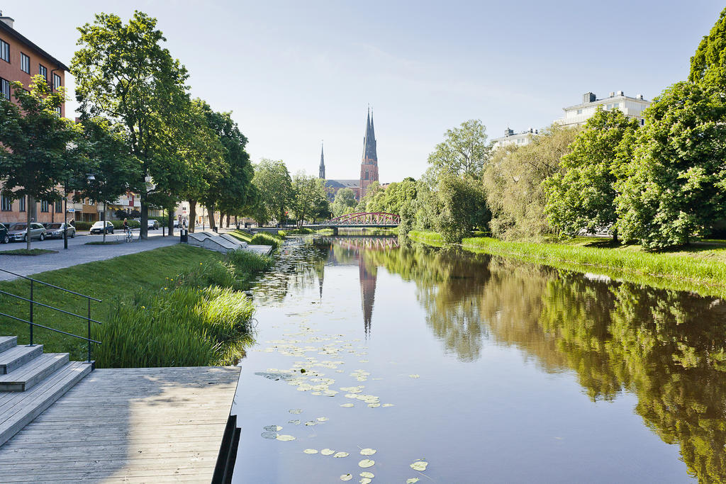 I direkt närhet till fina promenadstråk vid Fyrisån.