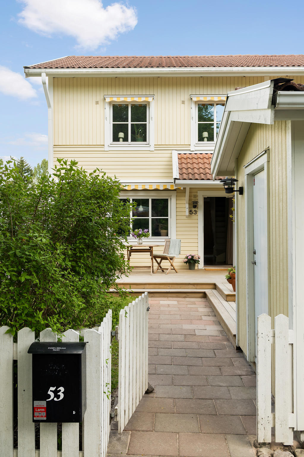Välkomna hem! Inhägnad tomt, perfekt för barn och husdjur