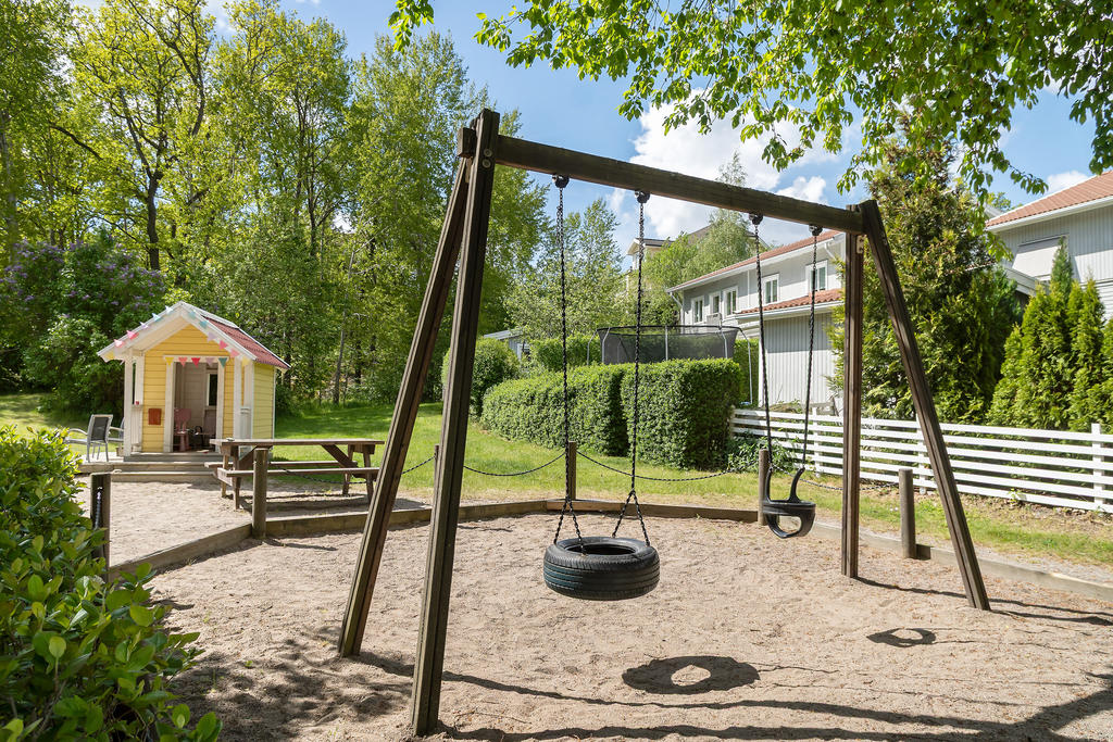 Lekplatsen i området