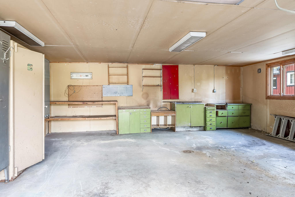 Rymligt dubbelgarage 