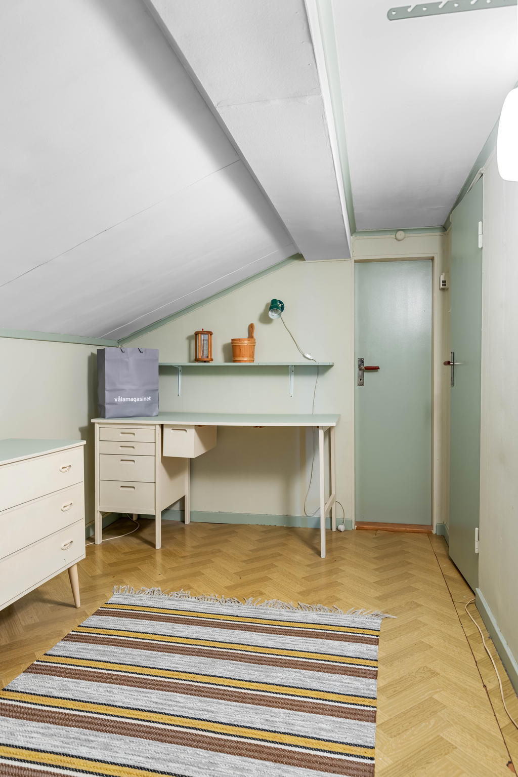 ÖV: Alkov som har använts som syrum. 