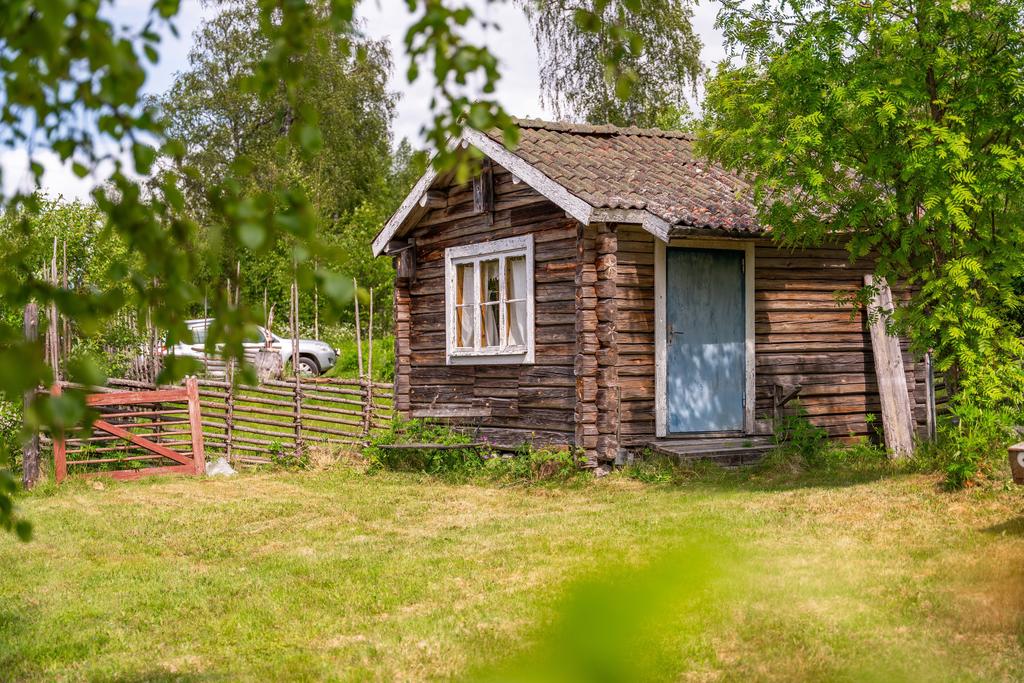 Ytterligare gästhus i traditionellt timrad stil