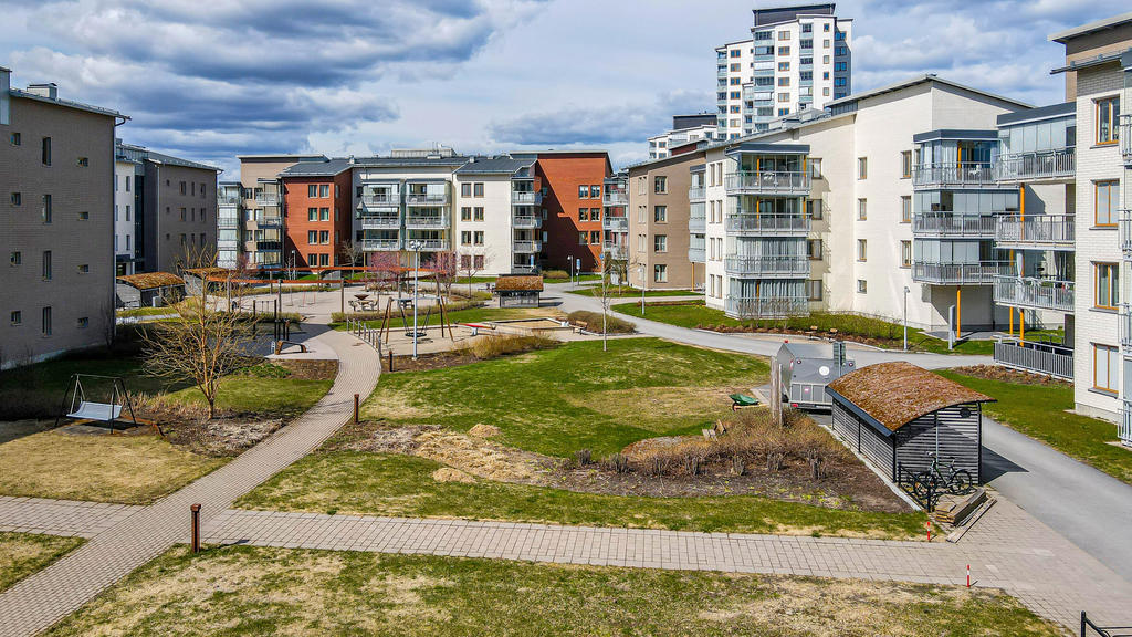 Stor gemensam innergård