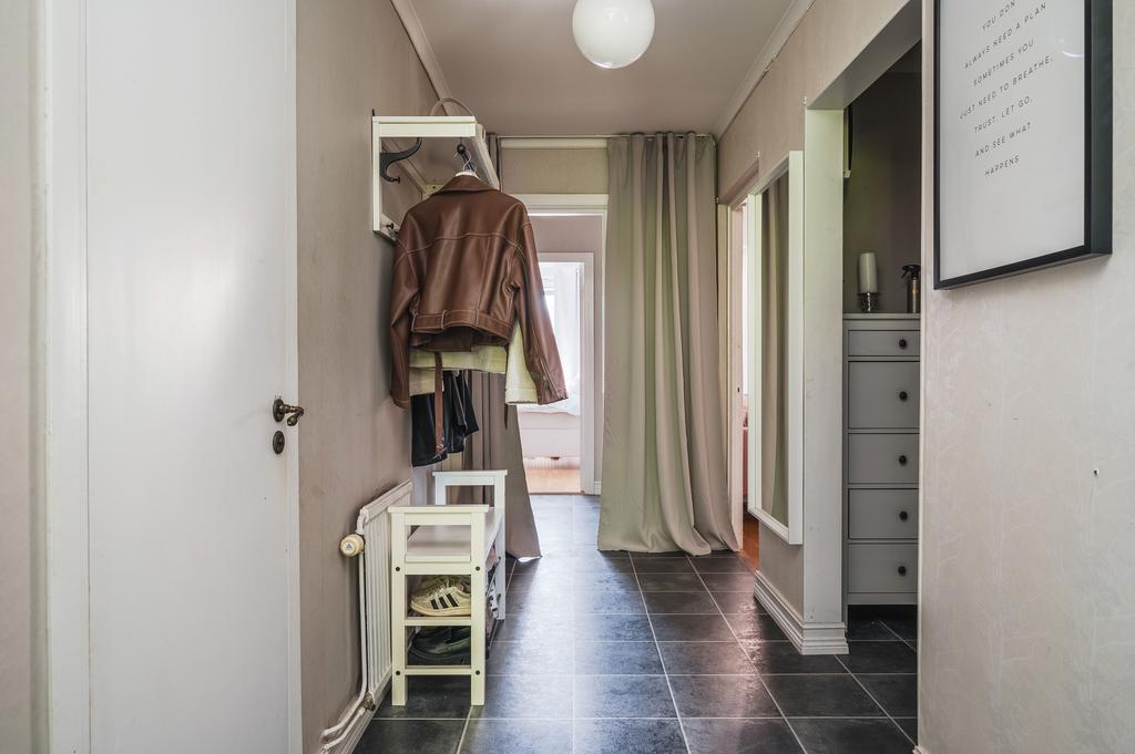 Klädkammare intill hallen