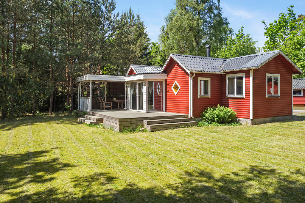 En härlig uteplats med en del under tak.