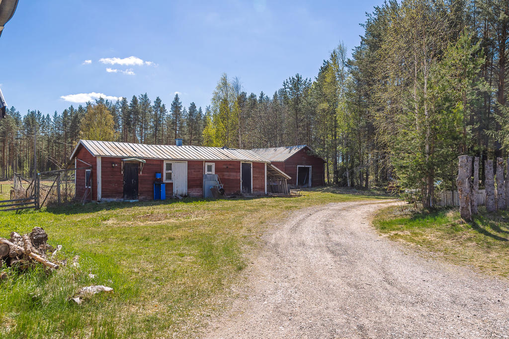 Förråd/hönshus och gammellada