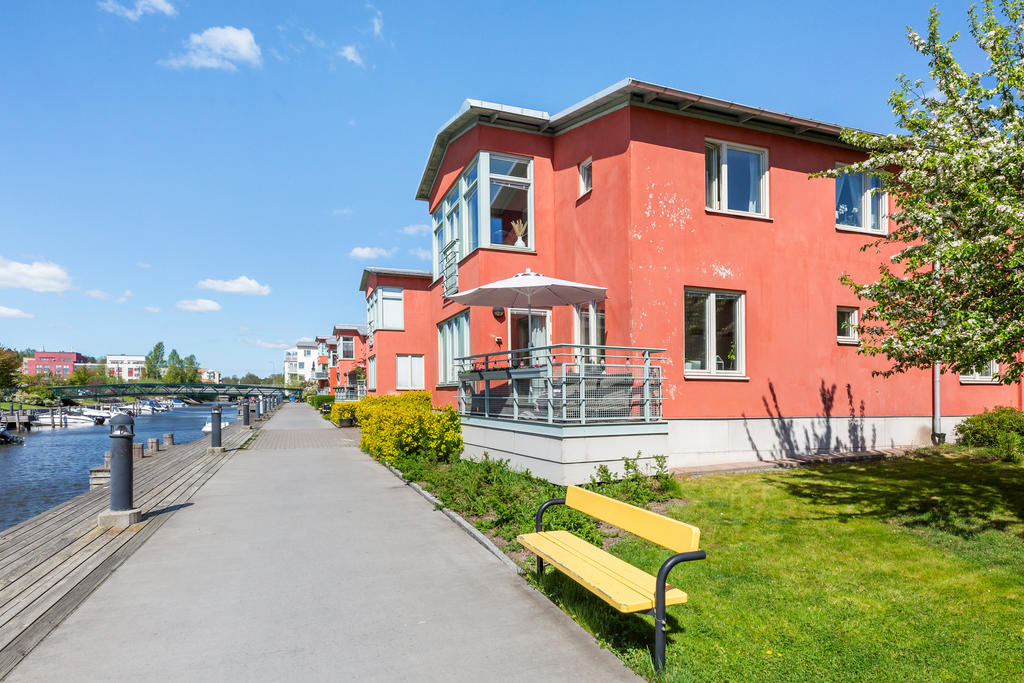 Med absolut närhet till Åkers kanal