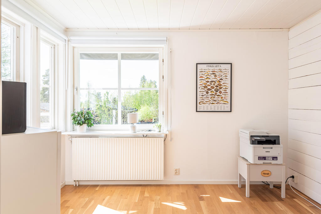 Sovrum 2 har utgång till balkongen