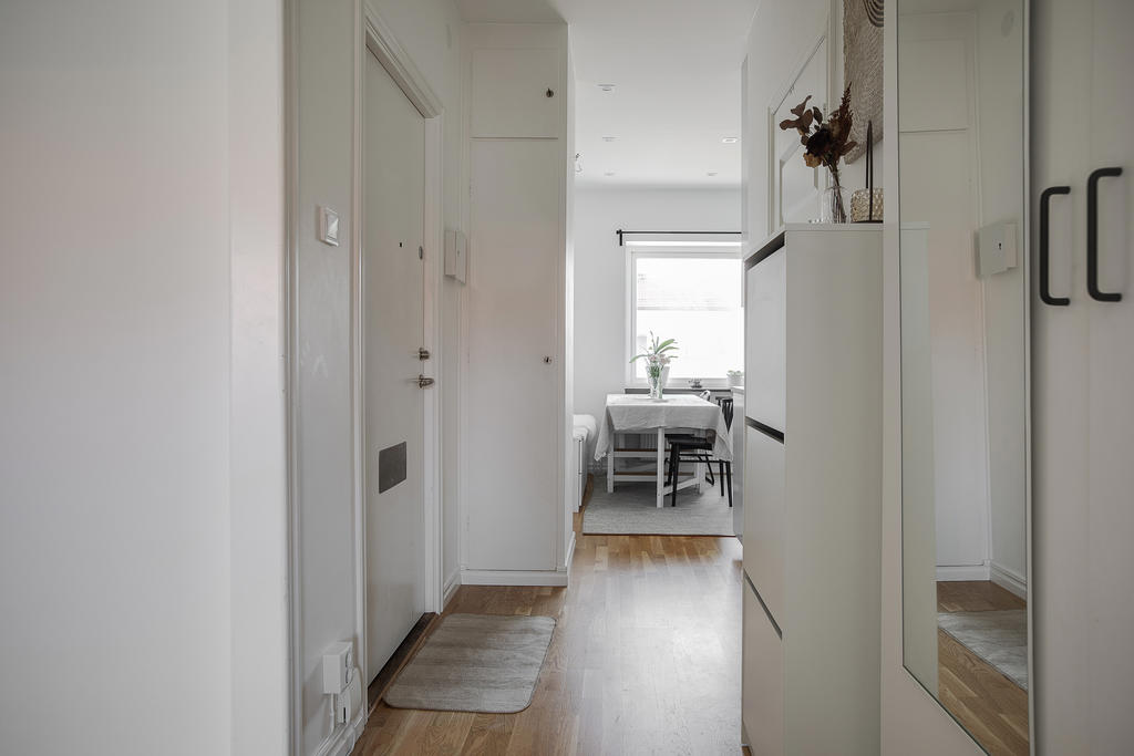 Hall med gömd förvaring
