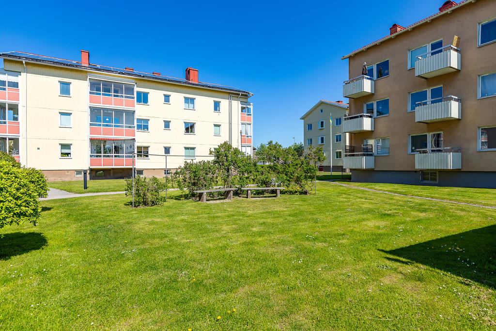 Sittbänk på innergården